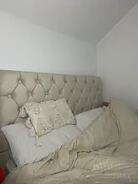 SexySaraxxoo online show from 23, 9, 2025