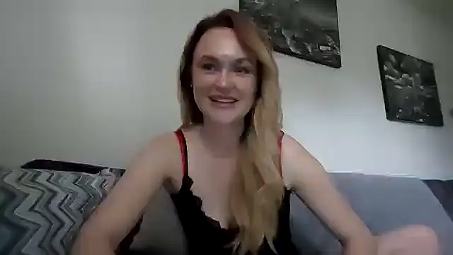 Snapshot of Rovelaa chatting on 7, 7, 2026 Rovelaa online show from 7, 7, 2026