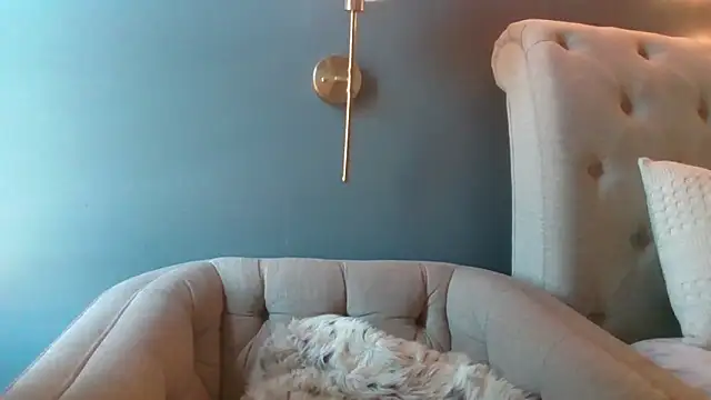 hothousewife33 online show from 3, 10, 2025