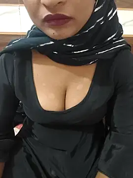 Itz Mayra  online show from 15, 10, 2025