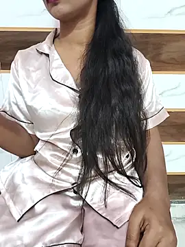 Itz Mayra  online show from 25, 10, 2025