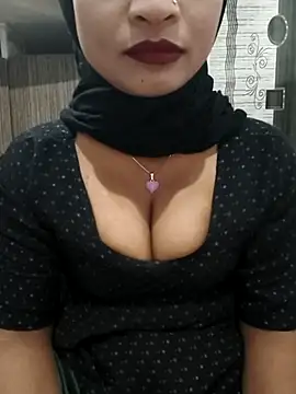 Itz Mayra  online show from 3, 12, 2025