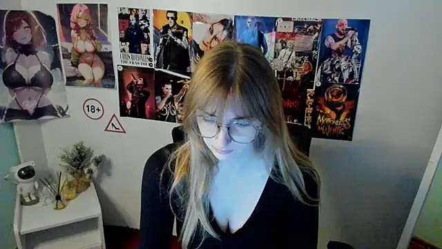 Snapshot of NeyliDream chatting on 9, 10, 2025 NeyliDream online show from 9, 10, 2025