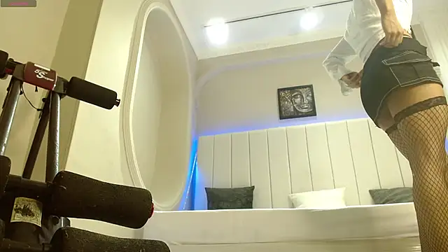 Snapshot of kendra_lux1 chatting on 31, 10, 2025 kendra lux1 online show from 31, 10, 2025