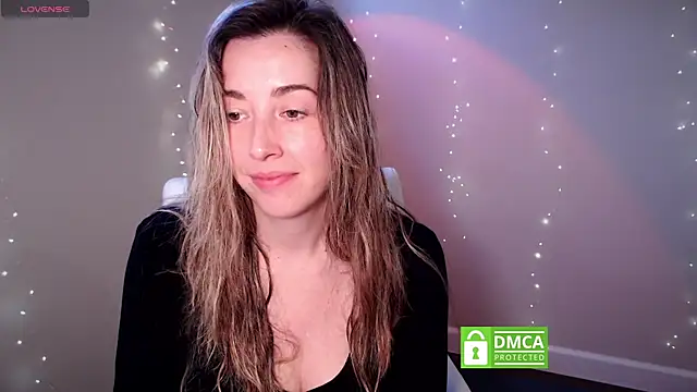 Snapshot of SuggestiveBehavior chatting on 18, 11, 2025 SuggestiveBehavior online show from 18, 11, 2025