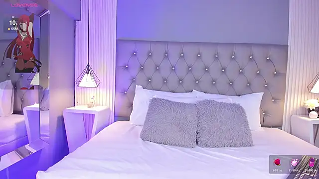 LunaBloomn online show from 3, 12, 2025