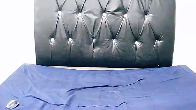 Snapshot of Iris-Pinky chatting on 23, 11, 2025 Iris-Pinky online show from 23, 11, 2025