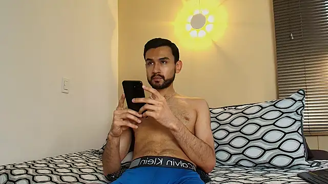 Snapshot of Axel_Moon_S chatting on 13, 12, 2025 Axel Moon S online show from 13, 12, 2025