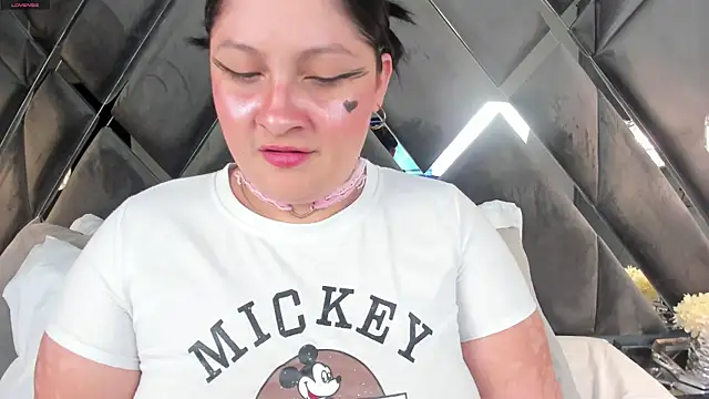 AlisonHalle online show from 12, 11, 2025