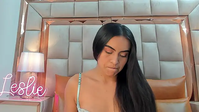 Leslie Bussh  online show from 26, 9, 2025