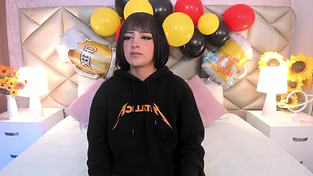 Adara  carter  online show from 28, 9, 2025