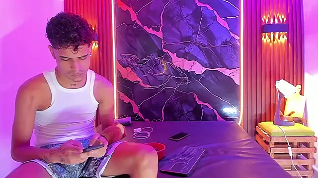 Snapshot of Lucky_boys__X chatting on 20, 10, 2025 Lucky boys X online show from 20, 10, 2025