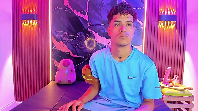 Snapshot of Lucky_boys__X chatting on 11, 11, 2025 Lucky boys X online show from 11, 11, 2025