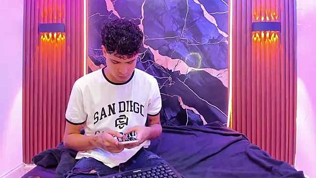 Snapshot of Lucky_boys__X chatting on 14, 3, 2026 Lucky boys X online show from 14, 3, 2026