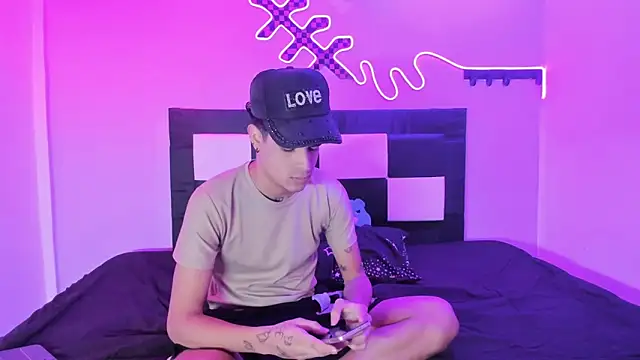 Snapshot of Lucky_boys__X chatting on 1, 4, 2026 Lucky boys X online show from 1, 4, 2026