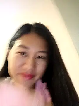 Snapshot of luy-xinh02 chatting on 4, 10, 2025 luy-xinh02 online show from 4, 10, 2025