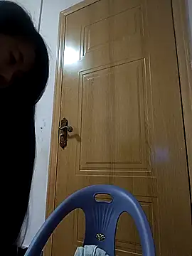 Snapshot of luy-xinh02 chatting on 4, 11, 2025 luy-xinh02 online show from 4, 11, 2025