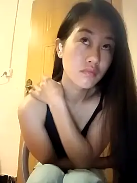 Snapshot of luy-xinh02 chatting on 5, 11, 2025 luy-xinh02 online show from 5, 11, 2025