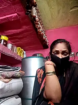 Snapshot of Suman_ji1 chatting on 18, 11, 2025 Suman ji1 online show from 18, 11, 2025