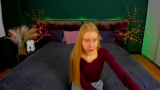 Alina Blonde online show from 6, 11, 2025