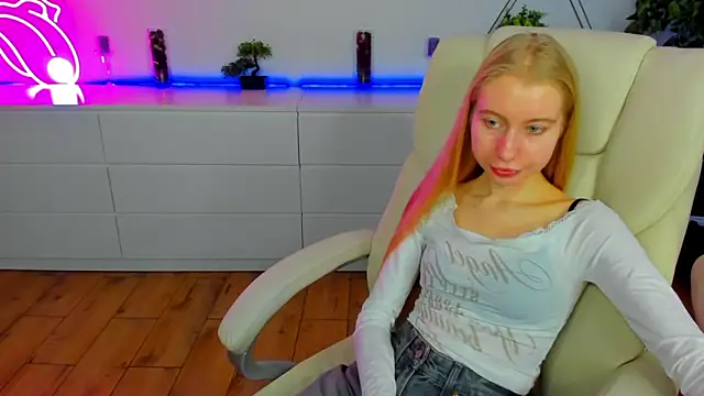 Alina Blonde online show from 24, 11, 2025