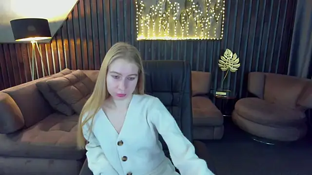 Alina Blonde online show from 9, 4, 2026
