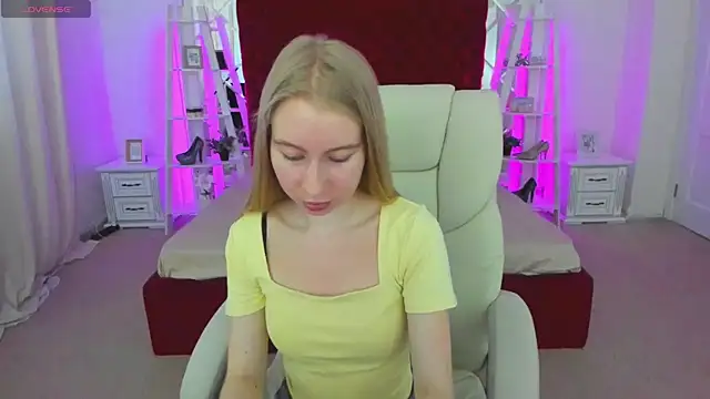 Alina Blonde online show from 2, 6, 2026