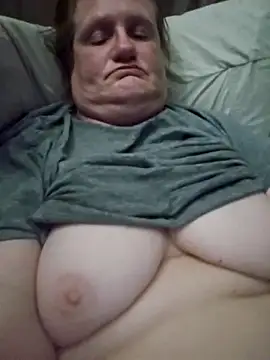 Snapshot of lindamarie_ chatting on 1, 11, 2025 lindamarie  online show from 1, 11, 2025