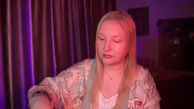 Snapshot of BikiHellena chatting on 21, 12, 2025 BikiHellena online show from 21, 12, 2025