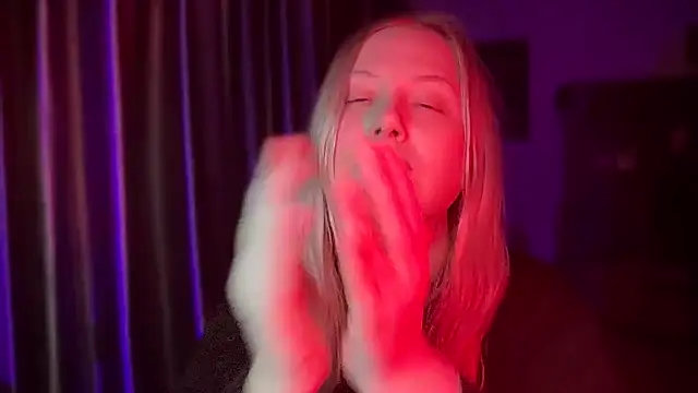 Snapshot of BikiHellena chatting on 4, 2, 2026 BikiHellena online show from 4, 2, 2026