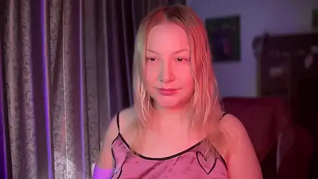 Snapshot of BikiHellena chatting on 3, 4, 2026 BikiHellena online show from 3, 4, 2026