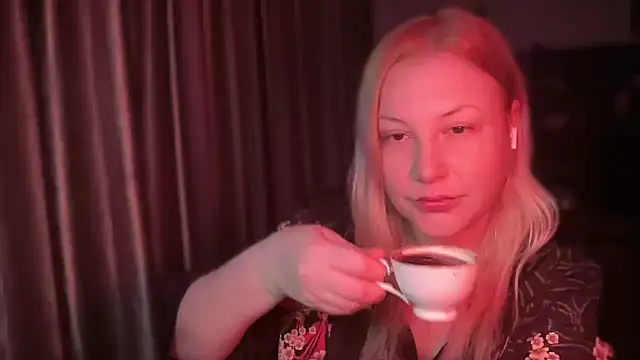 Snapshot of BikiHellena chatting on 18, 6, 2026 BikiHellena online show from 18, 6, 2026