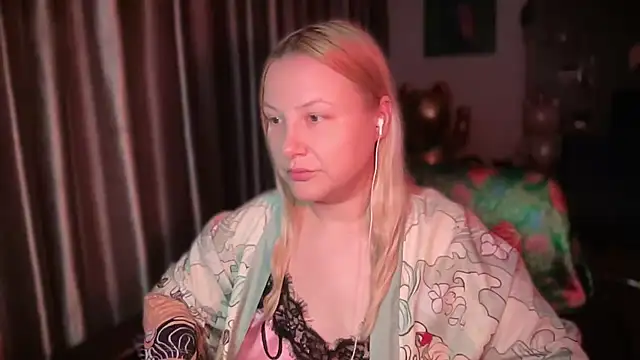 Snapshot of BikiHellena chatting on 15, 7, 2026 BikiHellena online show from 15, 7, 2026
