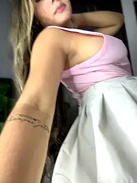 Snapshot of MayaMoanXXX chatting on 24, 9, 2025 MayaMoanXXX online show from 24, 9, 2025