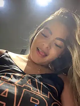 Snapshot of MayaMoanXXX chatting on 8, 10, 2025 MayaMoanXXX online show from 8, 10, 2025