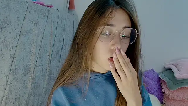 Snapshot of kimmy_vegga2 chatting on 19, 10, 2025 kimmy vegga2 online show from 19, 10, 2025