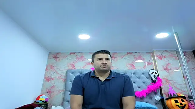 TonnyMorenoo online show from 28, 10, 2025