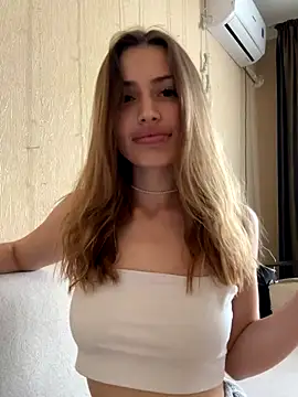 Elizabeth Tay online show from 10, 11, 2025