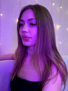 Elizabeth Tay online show from 27, 11, 2025