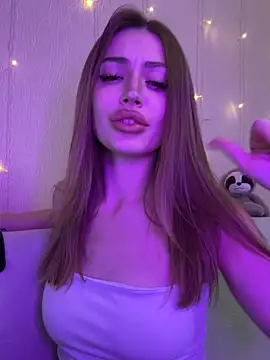 Elizabeth Tay online show from 30, 11, 2025