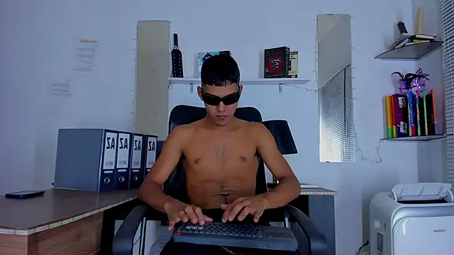 xxKamadevaxx online show from 11, 2, 2026