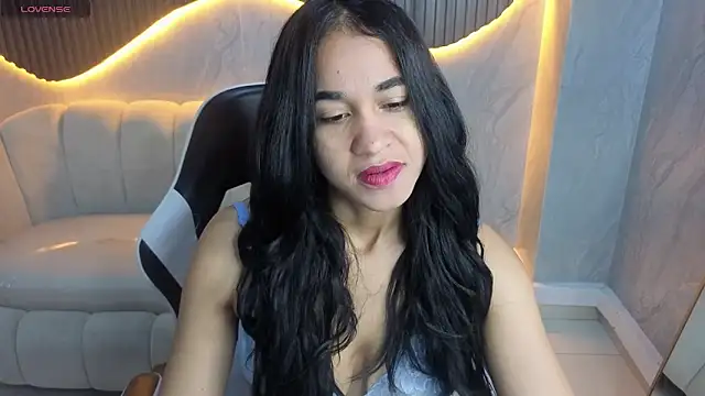 Snapshot of Maia_Tx chatting on 4, 11, 2025 Maia Tx online show from 4, 11, 2025