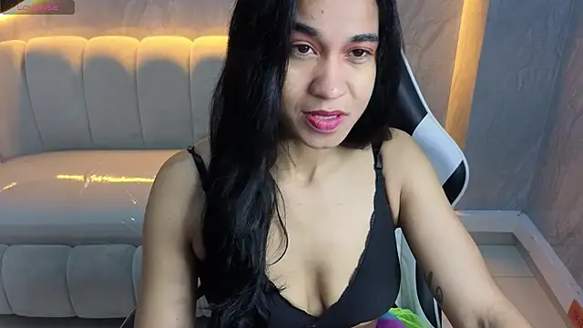 Snapshot of Maia_Tx chatting on 8, 11, 2025 Maia Tx online show from 8, 11, 2025