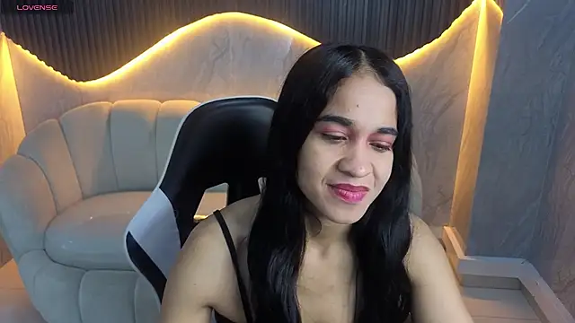 Snapshot of Maia_Tx chatting on 9, 11, 2025 Maia Tx online show from 9, 11, 2025