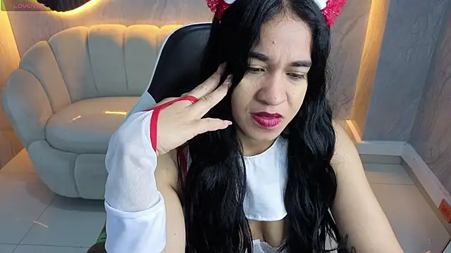 Snapshot of Maia_Tx chatting on 14, 11, 2025 Maia Tx online show from 14, 11, 2025