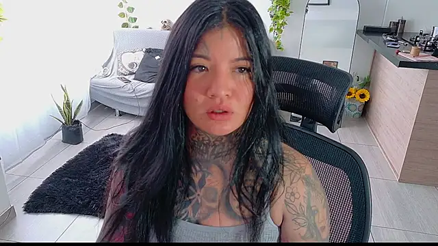 Snapshot of Unatatuada chatting on 2, 10, 2025 Unatatuada online show from 2, 10, 2025