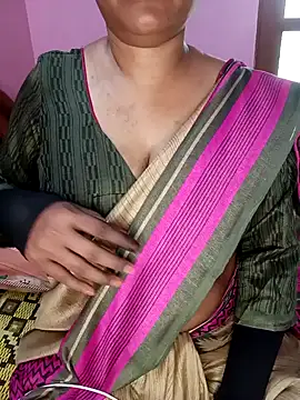 Snapshot of KannadaTamilTeluguBeauty chatting on 15, 11, 2025 KannadaTamilTeluguBeauty online show from 15, 11, 2025