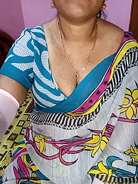 Snapshot of KannadaTamilTeluguBeauty chatting on 1, 12, 2025 KannadaTamilTeluguBeauty online show from 1, 12, 2025