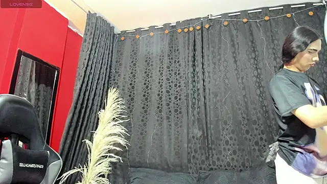 Snapshot of Almaazz chatting on 20, 5, 2026 Almaazz online show from 20, 5, 2026