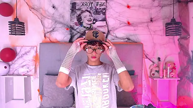 Billie Turner  online show from 25, 10, 2025